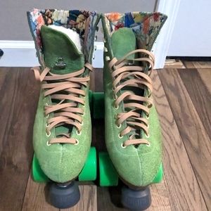 Moxi Lolly Roller Skates Size 8 honeydew melon GUC